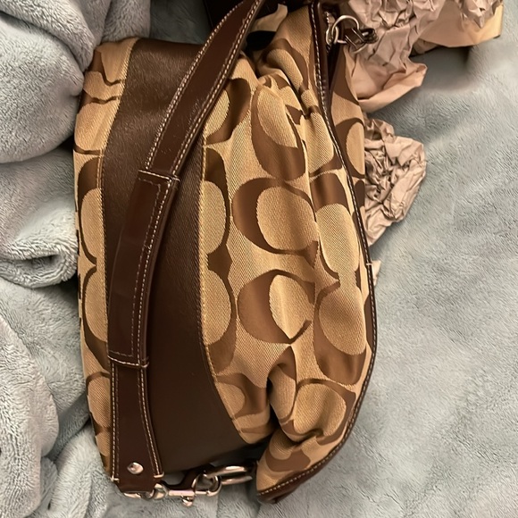 Excellent Condition Coach Shoulder Bag! - Picture 4 of 5